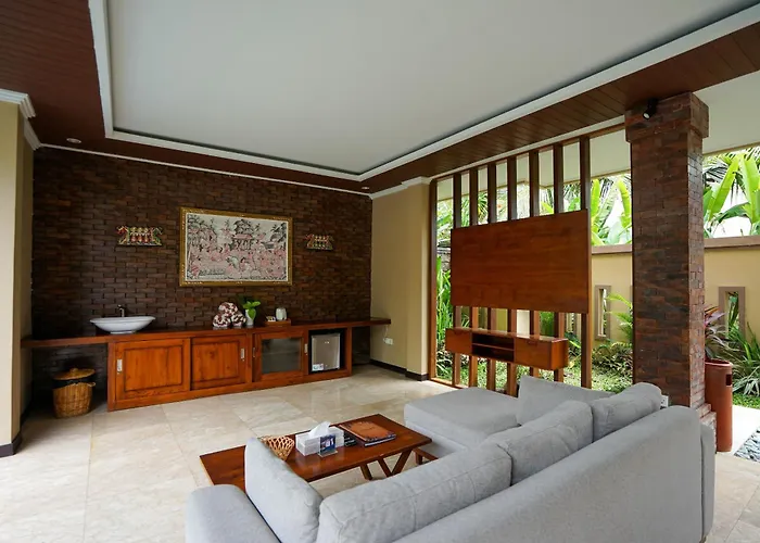 The Grand Villandra Resort Lovina